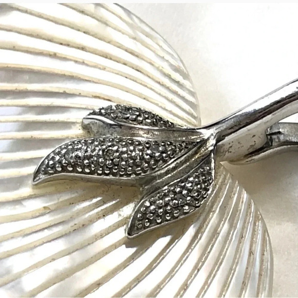 Sterling Silver 925 Mother of Pearl Diamond Heart
Suarti Pendant - Picture 7 of 12